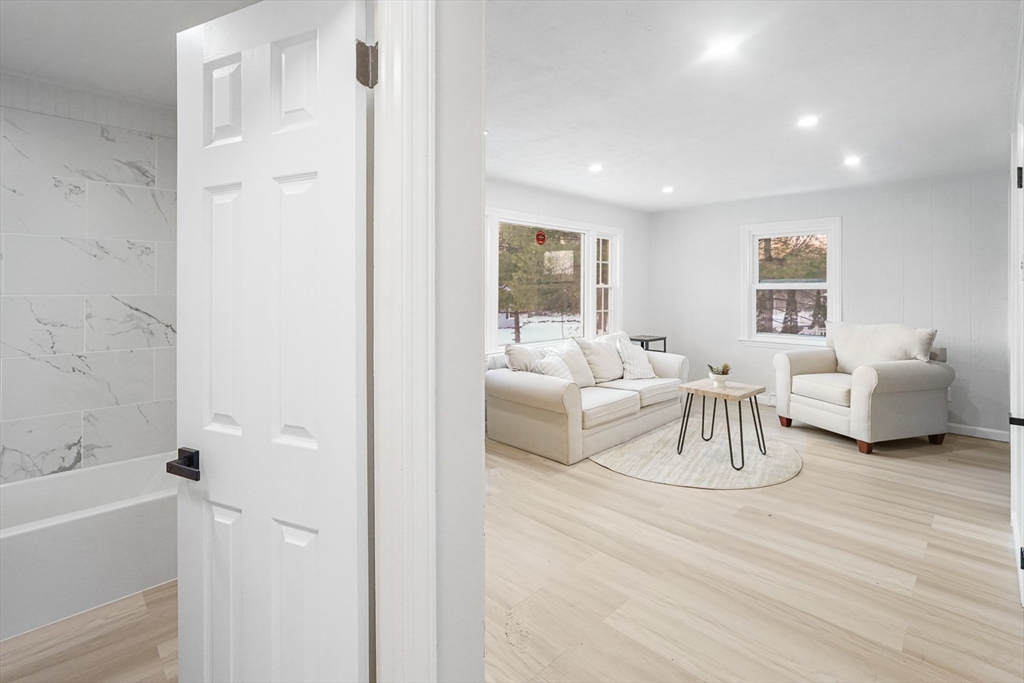 22 Outlook Drive Worcester, MA 01602 - Photo 11 of 30