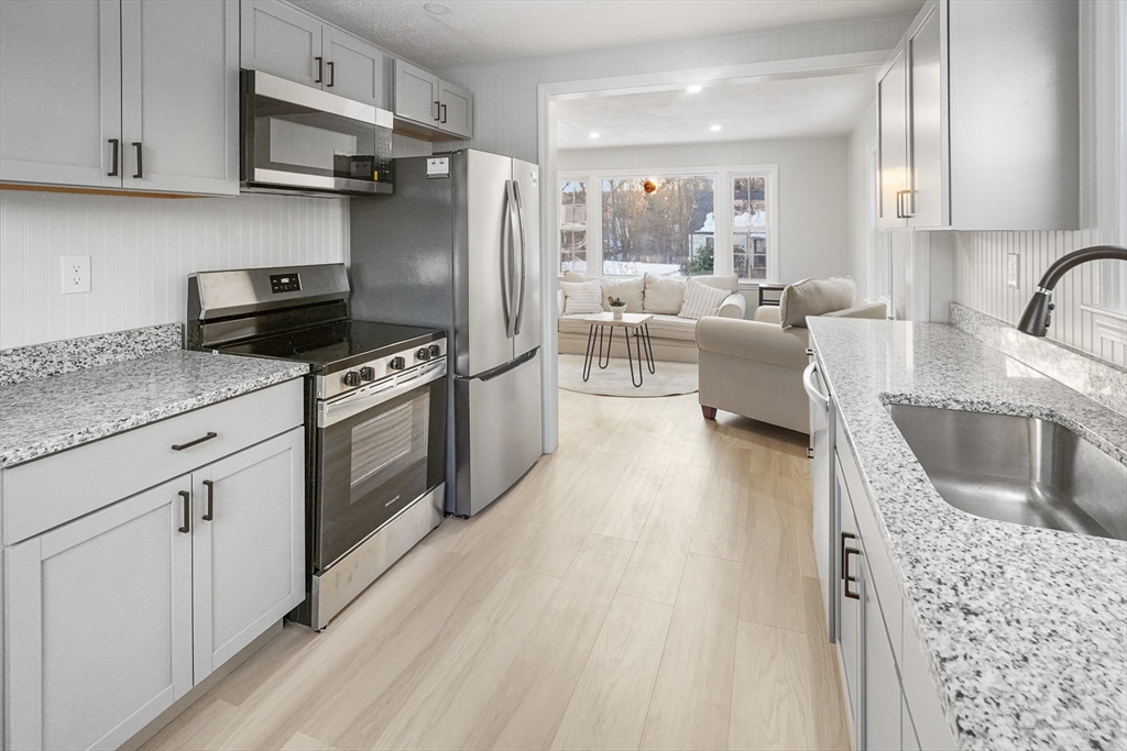 22 Outlook Drive Worcester, MA 01602 - Photo 7 of 30