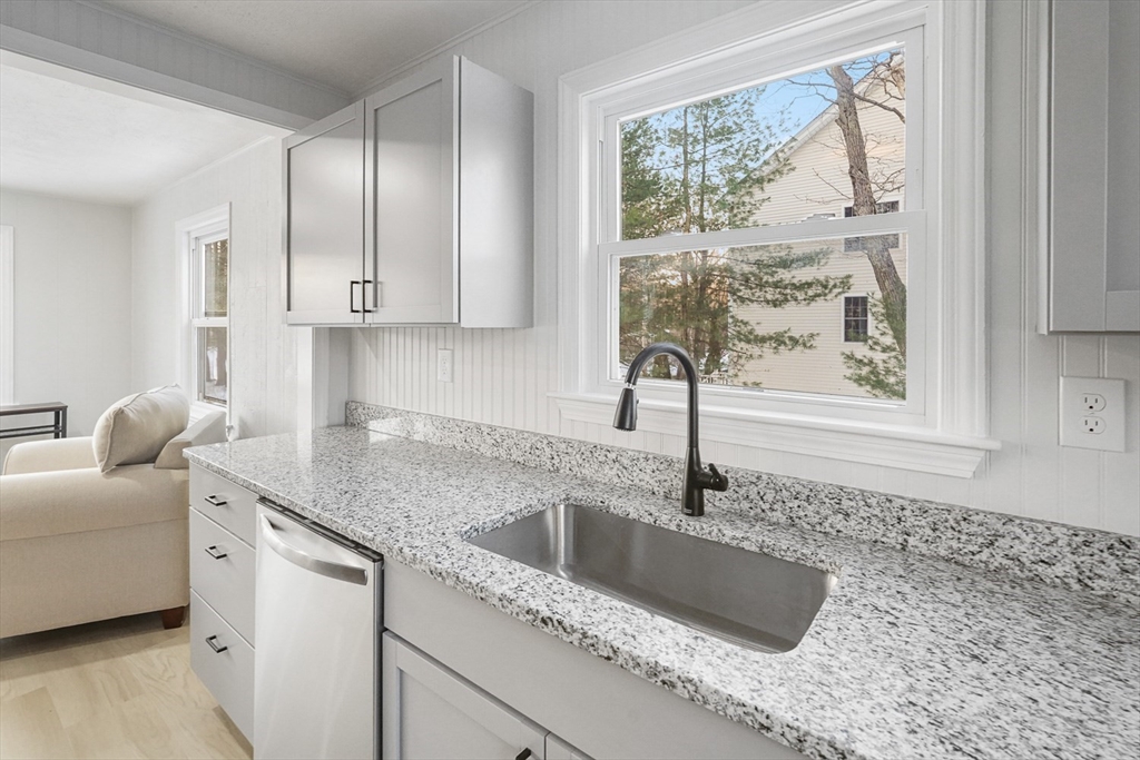 22 Outlook Drive Worcester, MA 01602 - Photo 9 of 30