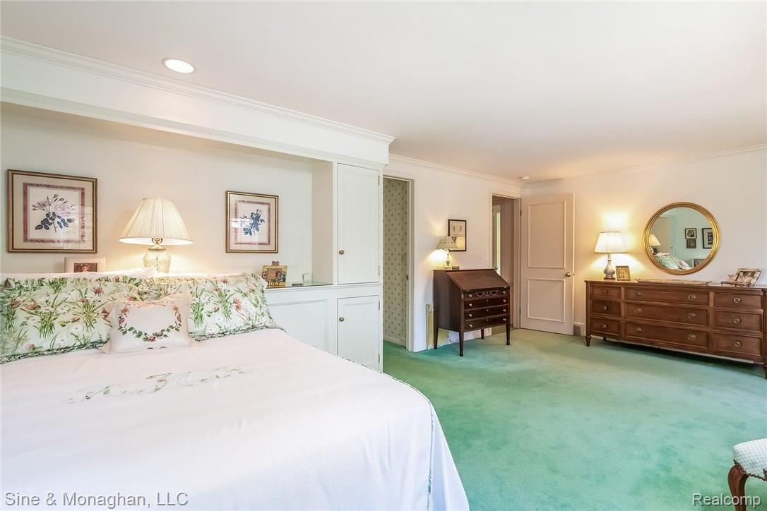 88 Cloverly Road Grosse Pointe, MI 48236 - Photo 26 of 53 028-Master_Bedroom-5620496-medium.jpg