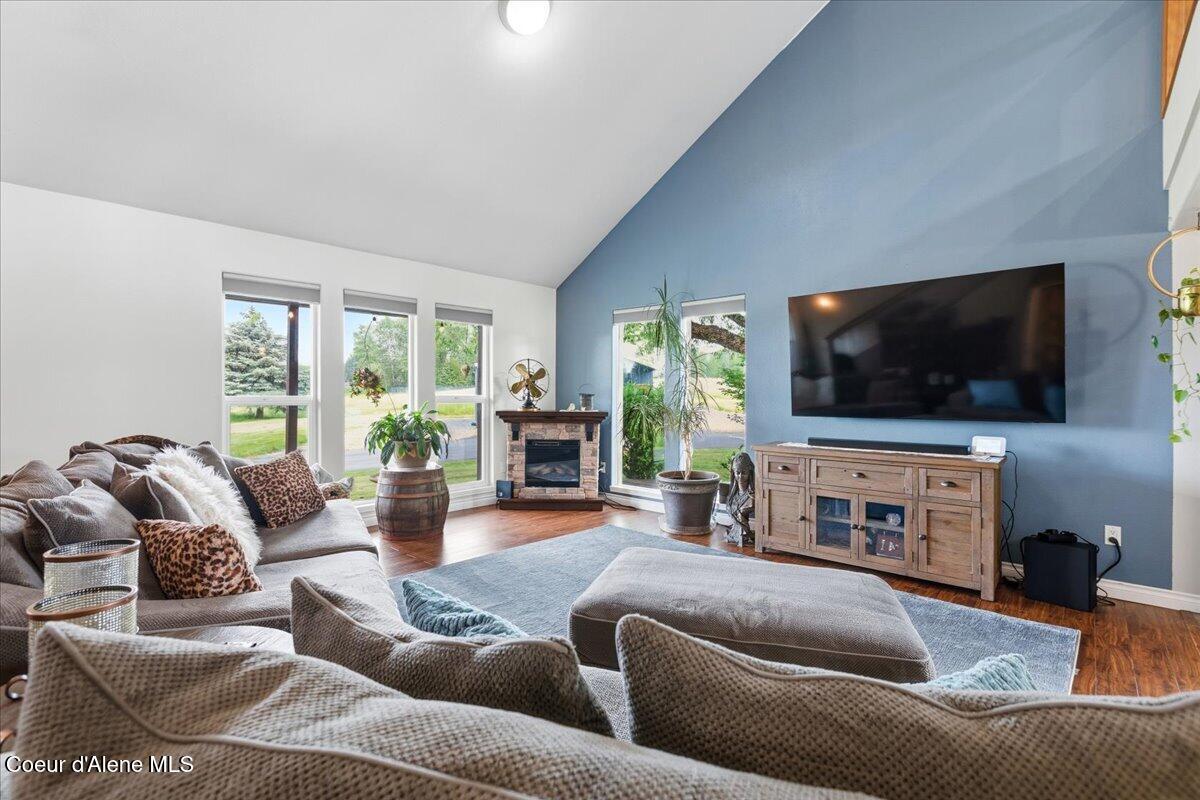 3061 East Lancaster Road Hayden, ID 83835 - Photo 8 of 49 Living room side