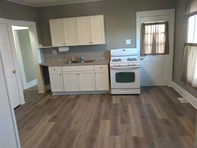 $299,000 | 141 Short Street, Crystal Lake, IL 60014