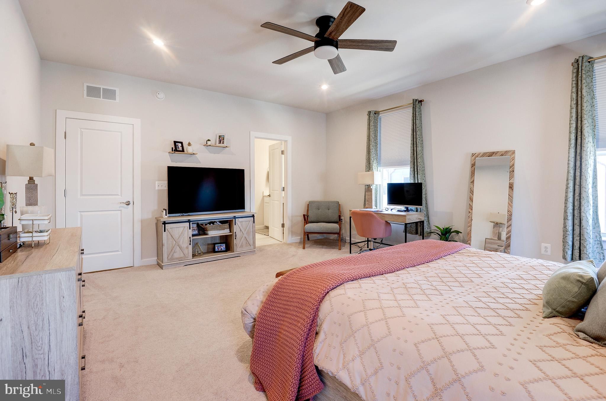 2127 Glacier Road, Unit 86 Herndon, VA 20170 - Photo 27 of 53