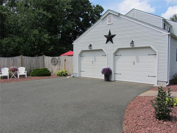 195 Falmouth Road West Springfield, MA 01089 - Photo 4 of 30 Gallery Image 4