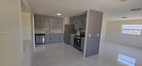 $2,300 | 338 Southwest 8th Avenue Southwest, Vero Beach, FL 32962