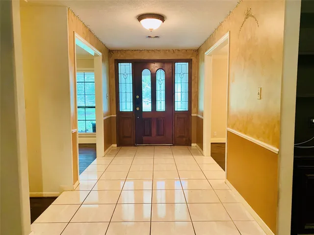 $2,850 | 14212 Horseshoe Bend, Conroe, TX 77384