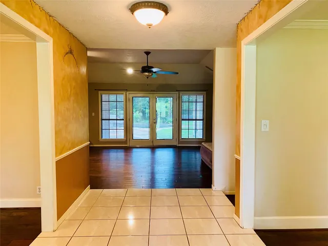 $2,850 | 14212 Horseshoe Bend, Conroe, TX 77384