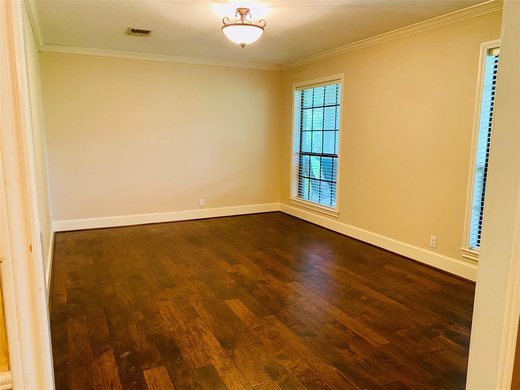 14212 Horseshoe Bend Conroe, TX 77384 - Photo 10 of 45 an empty room with windows