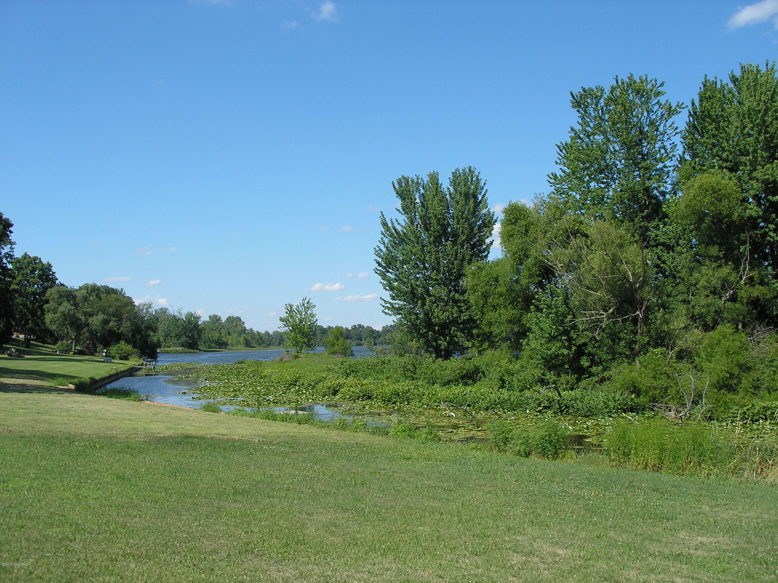 15601 River Heights Road Constantine, MI 49042 - Photo 23 of 28 15601 River Heights Outside 005