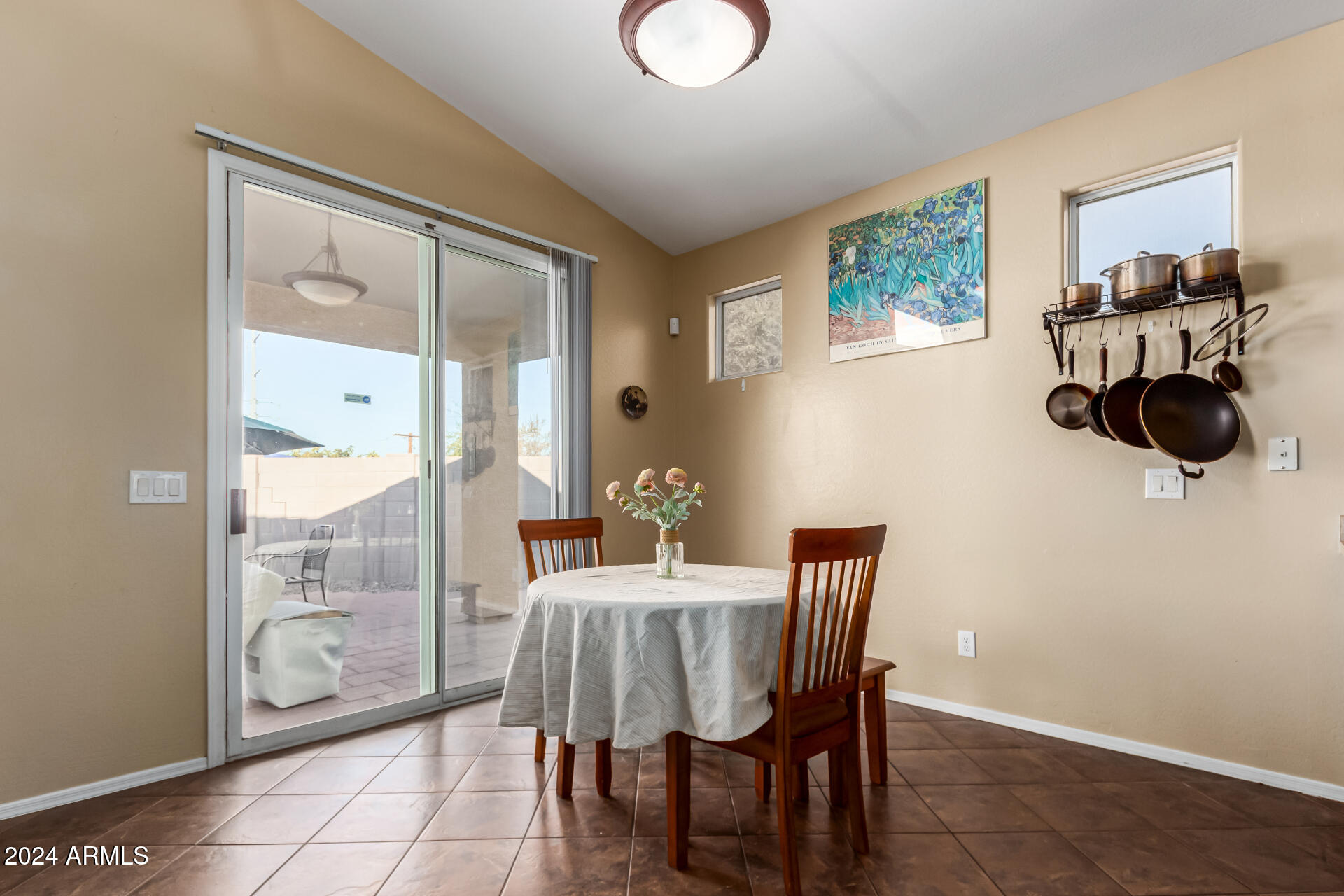 3946 East Pollack Street Phoenix, AZ 85042 - Photo 6 of 23 08 - Pollack
