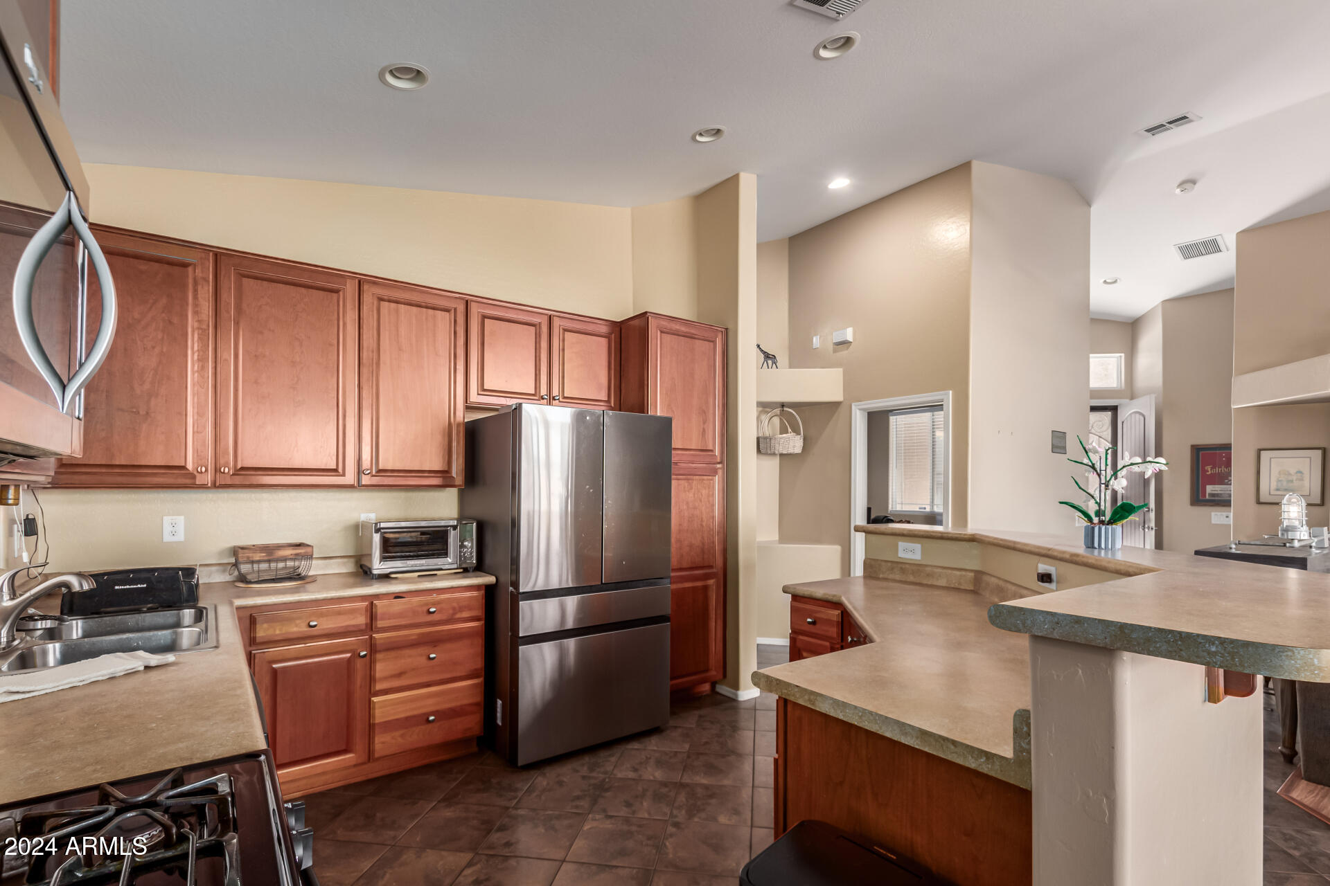 3946 East Pollack Street Phoenix, AZ 85042 - Photo 8 of 23 11 - Pollack