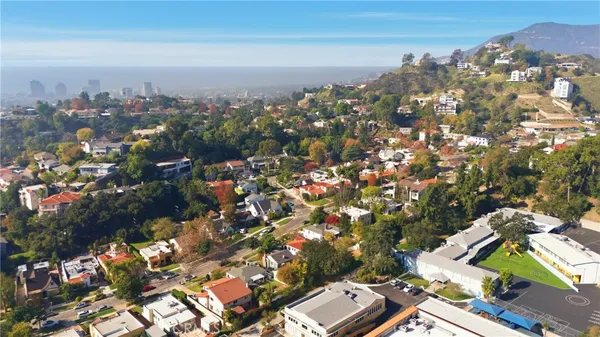 $1,950,000 | 658 Glenmore Boulevard, Glendale, CA 91206