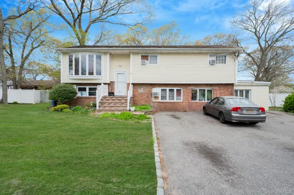 $599,990 | 72 Rockland Avenue, West Babylon, NY 11704