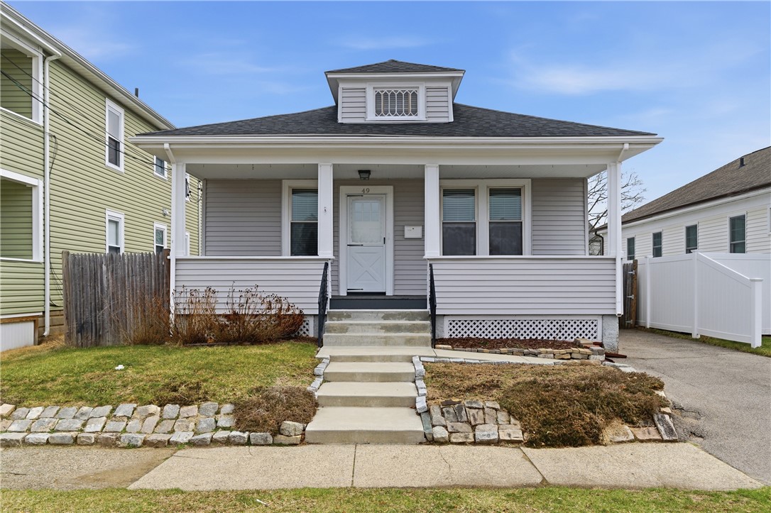 49 Harcourt Avenue Pawtucket, RI 02861 - Photo 1 of 33