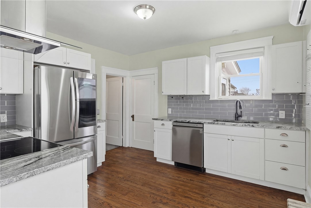 49 Harcourt Avenue Pawtucket, RI 02861 - Photo 14 of 33