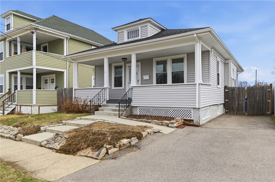 49 Harcourt Avenue Pawtucket, RI 02861 - Photo 2 of 33