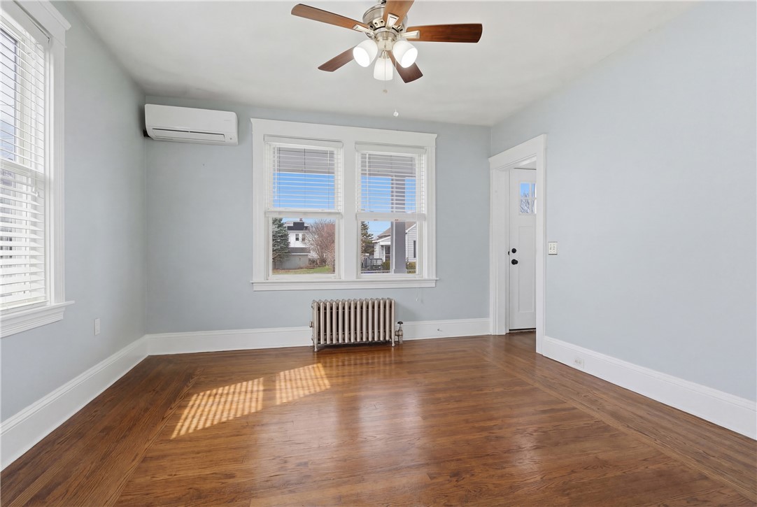 49 Harcourt Avenue Pawtucket, RI 02861 - Photo 3 of 33