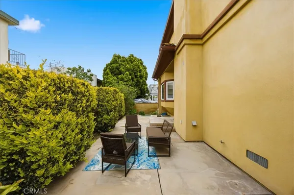 $9,500 | 1805 Speyer Lane, Unit B, Redondo Beach, CA 90278