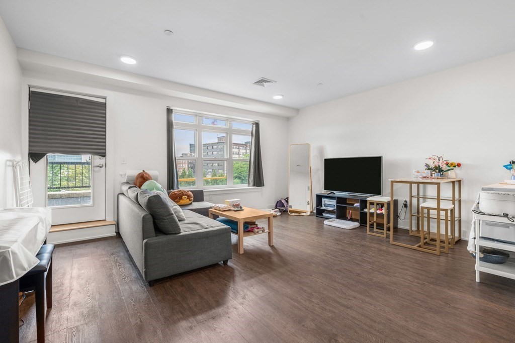 20 Penniman Road, Unit 301 Boston, MA 02134 - Photo 5 of 23