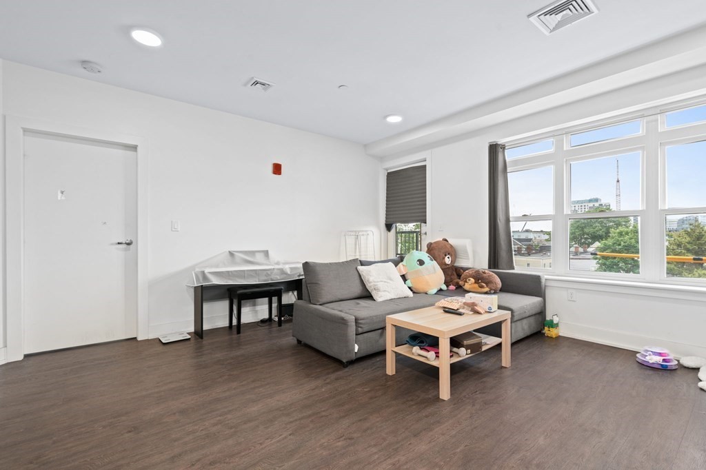 20 Penniman Road, Unit 301 Boston, MA 02134 - Photo 7 of 23