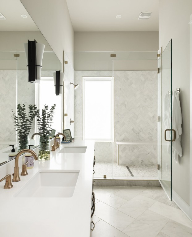 2300 Enfield Road, Unit 303 Austin, TX 78703 - Photo 28 of 38 a bathroom with a tub sink and mirror