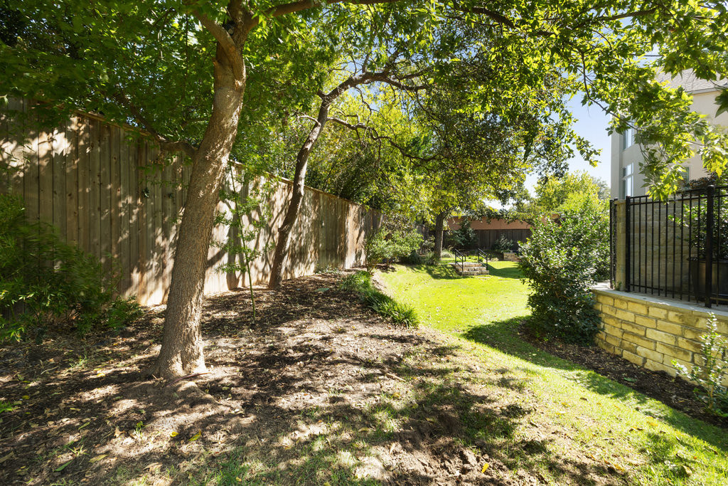 2300 Enfield Road, Unit 303 Austin, TX 78703 - Photo 31 of 37