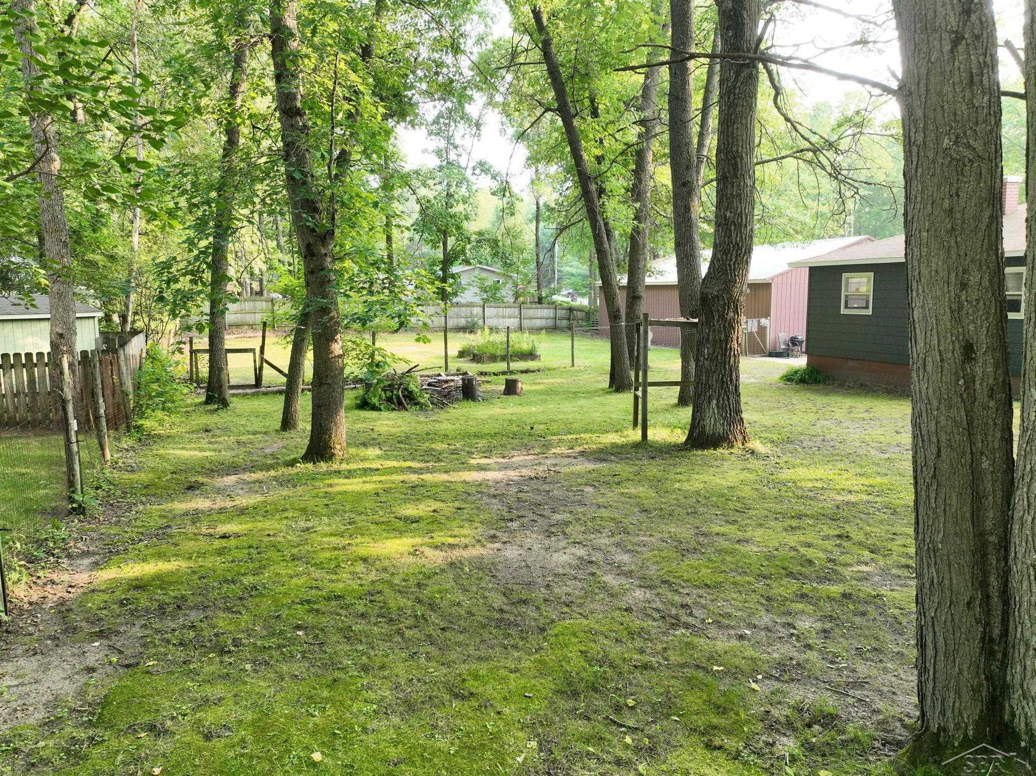 670 Lone Pine Road Harrison, MI 48625 - Photo 8 of 34 50116860-7.JPG