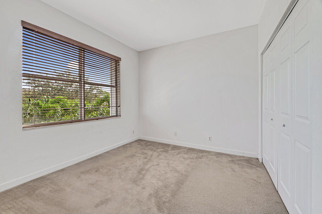 514 Cresta Circle West Palm Beach, FL 33413 - Photo 38 of 74 an empty room with a window
