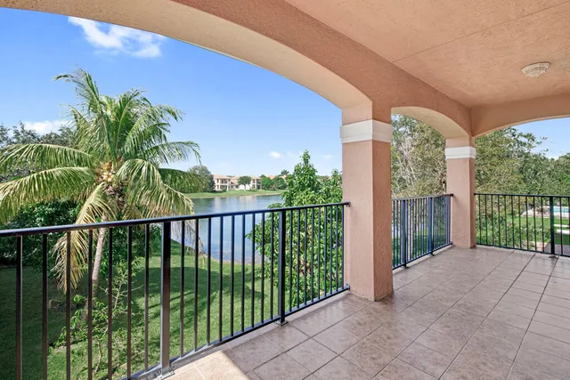 $789,000 | 514 Cresta Circle, West Palm Beach, FL 33413