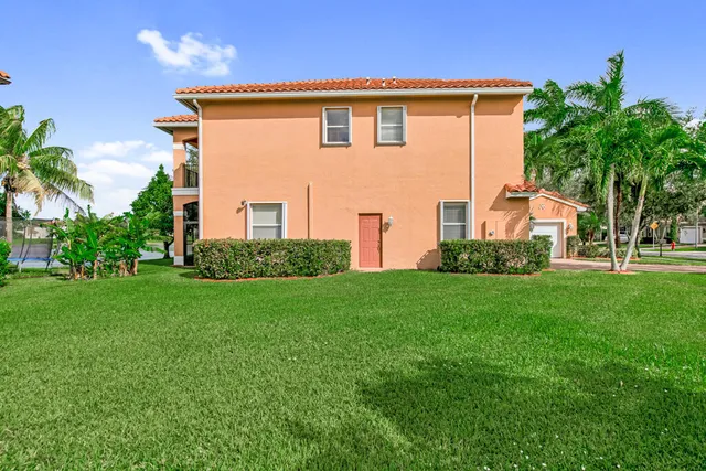 $789,000 | 514 Cresta Circle, West Palm Beach, FL 33413