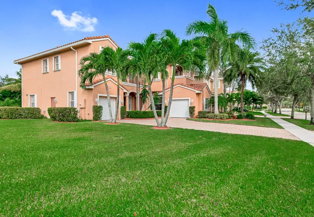 $789,000 | 514 Cresta Circle, West Palm Beach, FL 33413