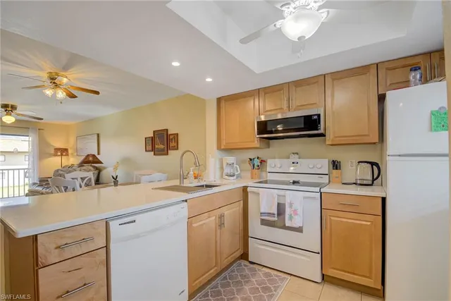 $157,500 | 4790 South Cleveland Avenue, Unit 607, Fort Myers, FL 33907