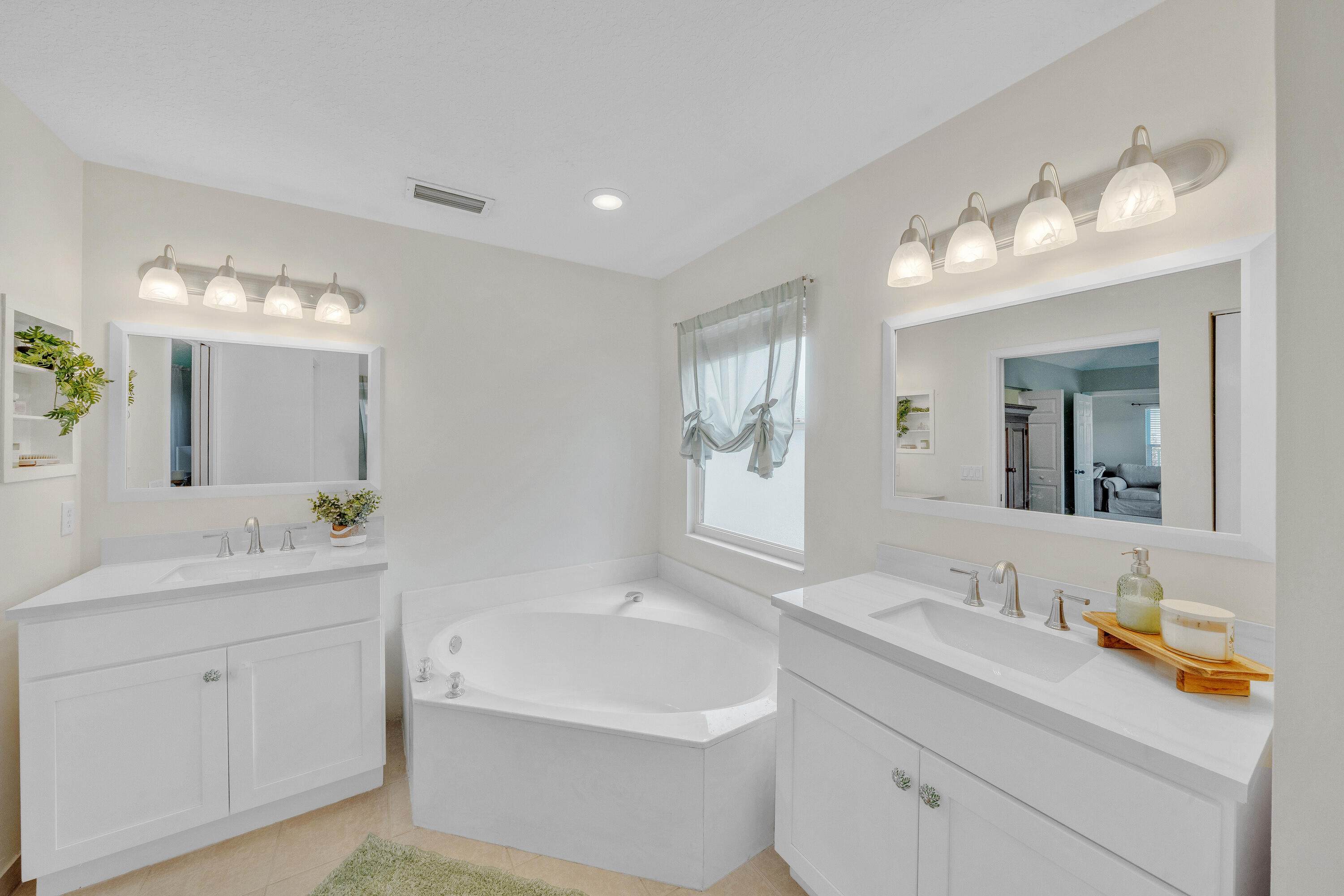 2551 Southwest Riviera Road Stuart, FL 34997 - Photo 32 of 77 15 Primary Bathroom (4)