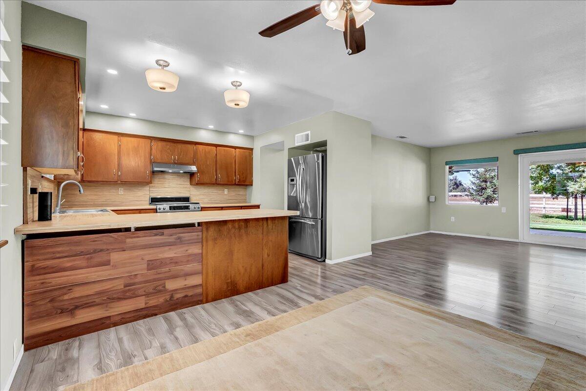 1635 North Elberta Road Exeter, CA 93221 - Photo 19 of 92 Kitchen
