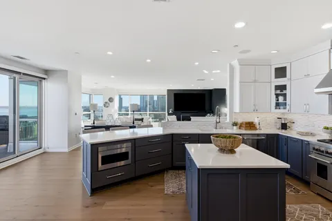 $1,650,000 | 1522 North Prospect Avenue, Unit 1401/1406, Milwaukee, WI 53202