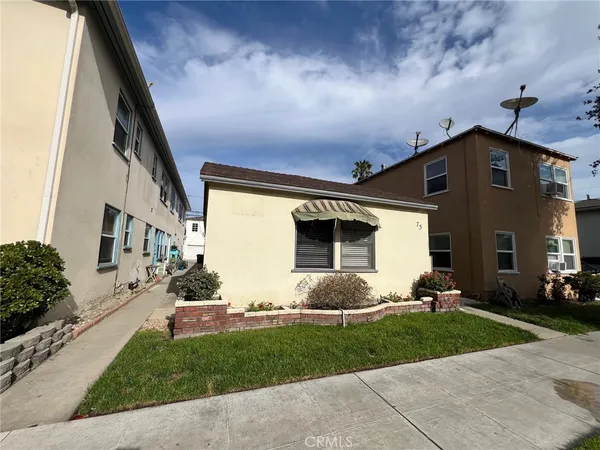 $2,000 | 75 Granada Avenue, Long Beach, CA 90803