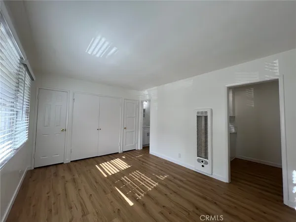 $2,000 | 75 Granada Avenue, Long Beach, CA 90803