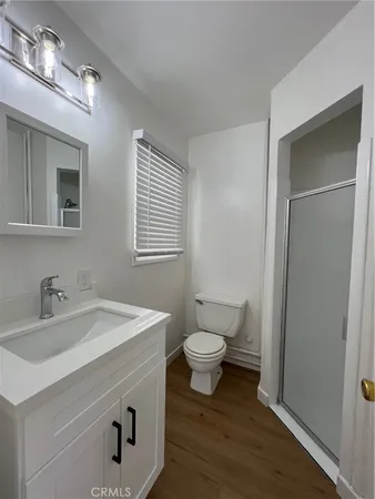 $2,000 | 75 Granada Avenue, Long Beach, CA 90803