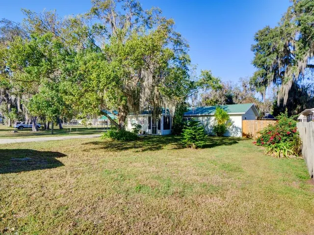 $285,000 | 1218 County Road 450, Lake Panasoffkee, FL 33538