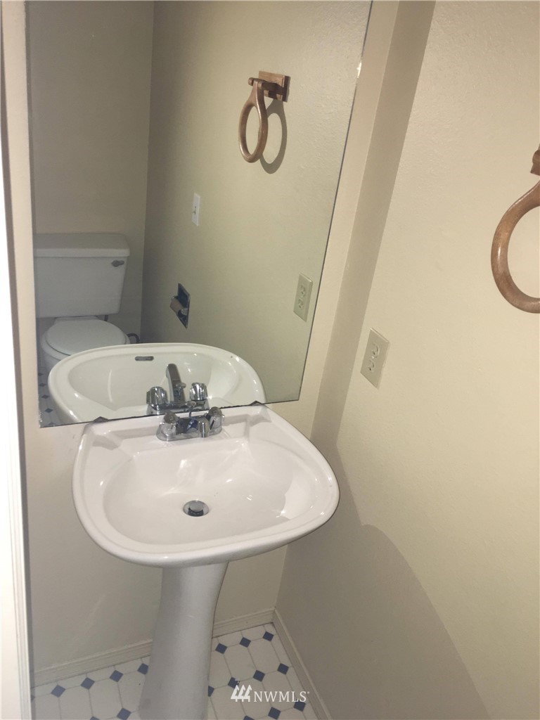 13925 Southeast Allen Rd. Bellevue, WA 98006 - Photo 3 of 17 Gallery Image 3