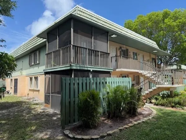 $1,925 | 1844 Fairview Villas Drive, Unit 3, Palm Springs, FL 33406