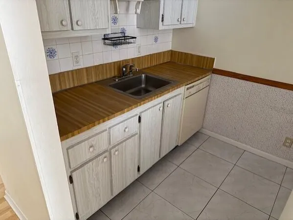 $1,925 | 1844 Fairview Villas Drive, Unit 3, Palm Springs, FL 33406