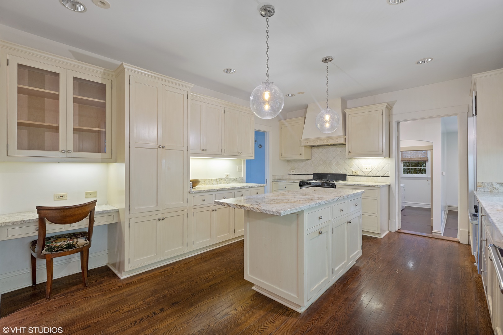 1034 Westmoor Road Winnetka, IL 60093 - Photo 4 of 18