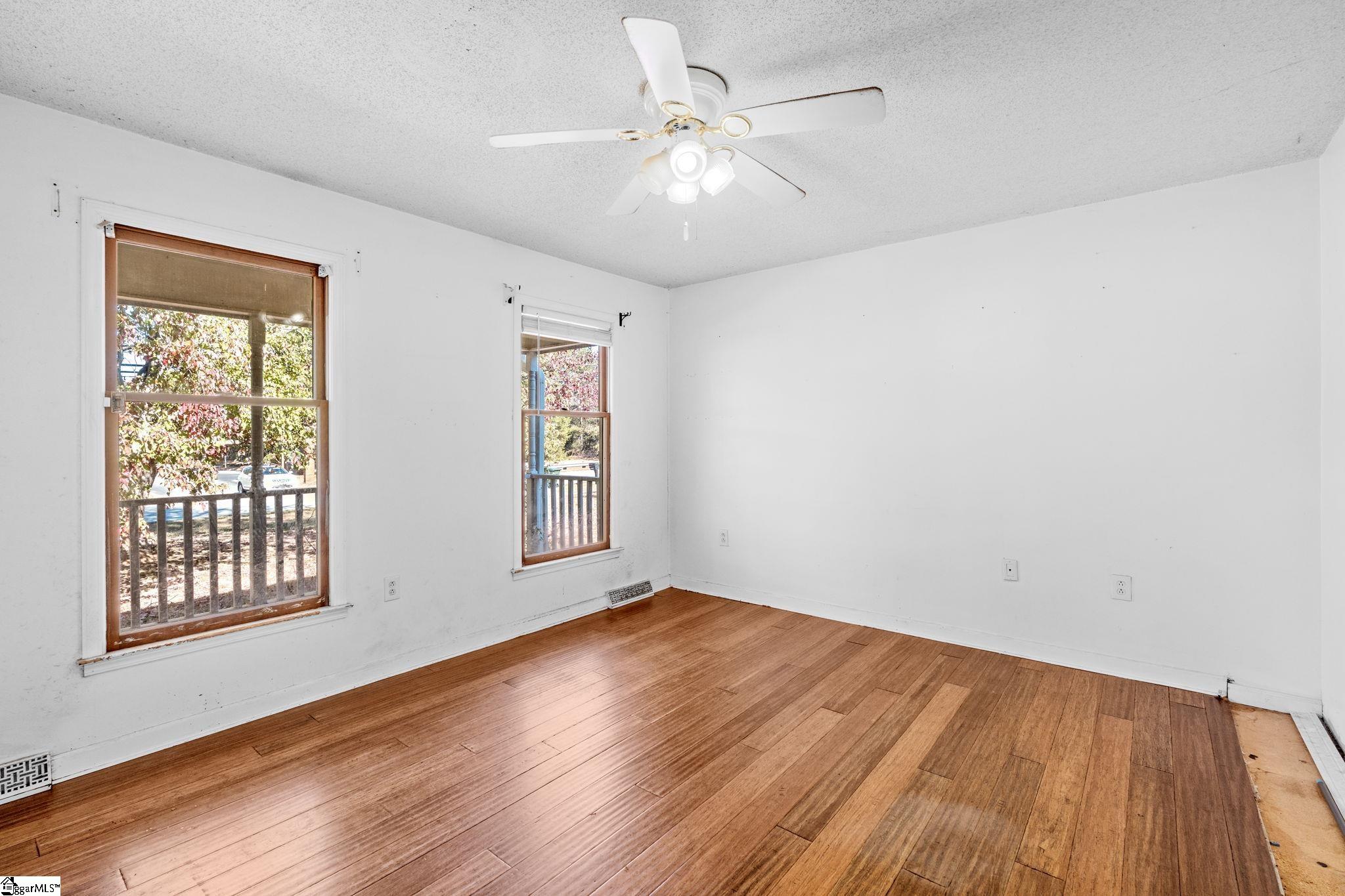 1816 Bethel Road Simpsonville, SC 29681 - Photo 5 of 34 Gallery Image 5