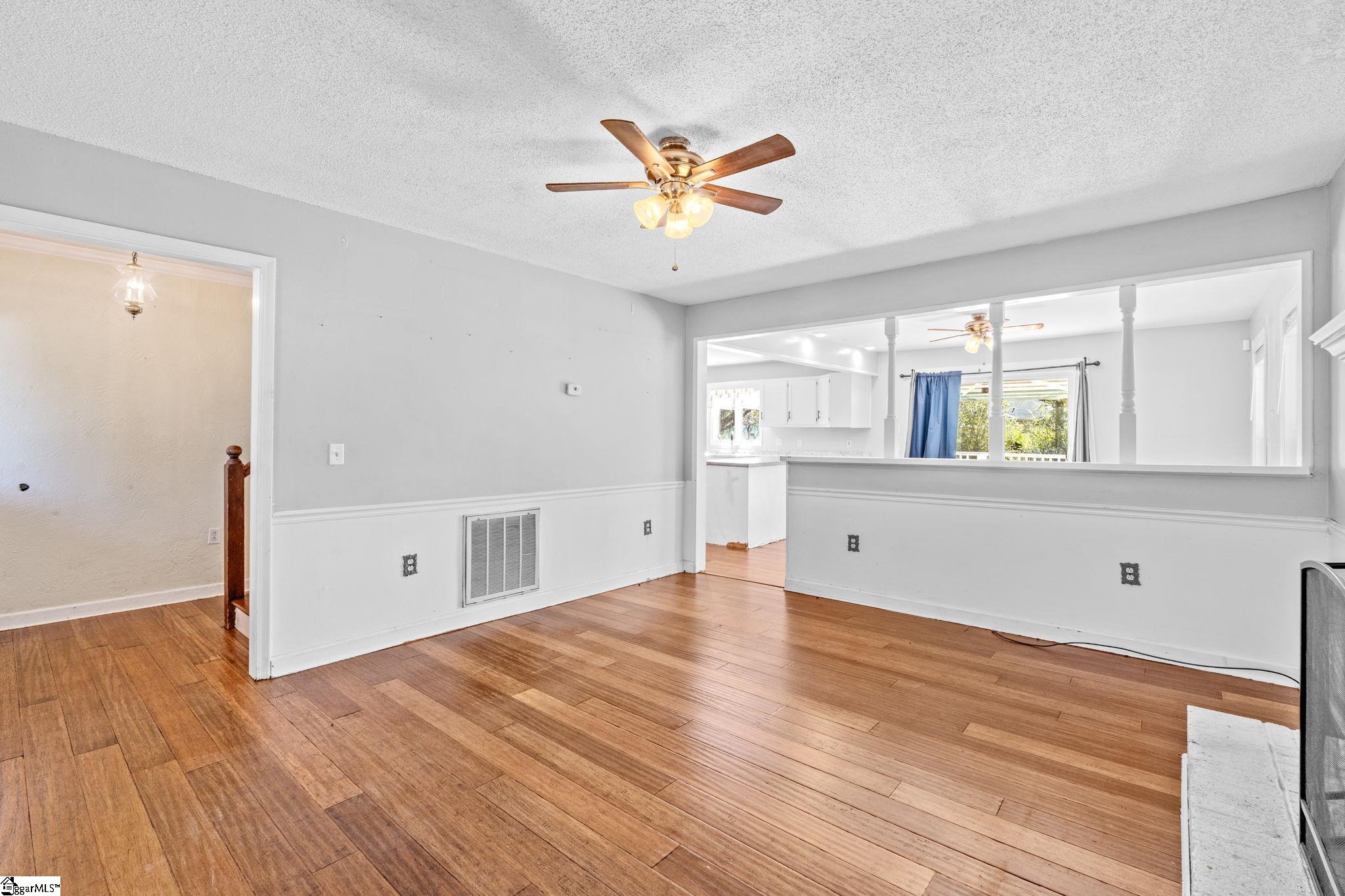 1816 Bethel Road Simpsonville, SC 29681 - Photo 7 of 34