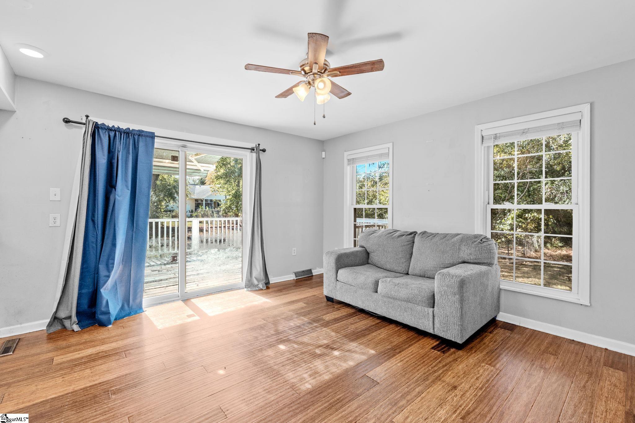 1816 Bethel Road Simpsonville, SC 29681 - Photo 8 of 34