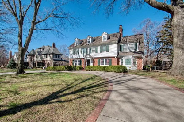 $1,187,000 | 630 West Meyer Boulevard, Kansas City, MO 64113
