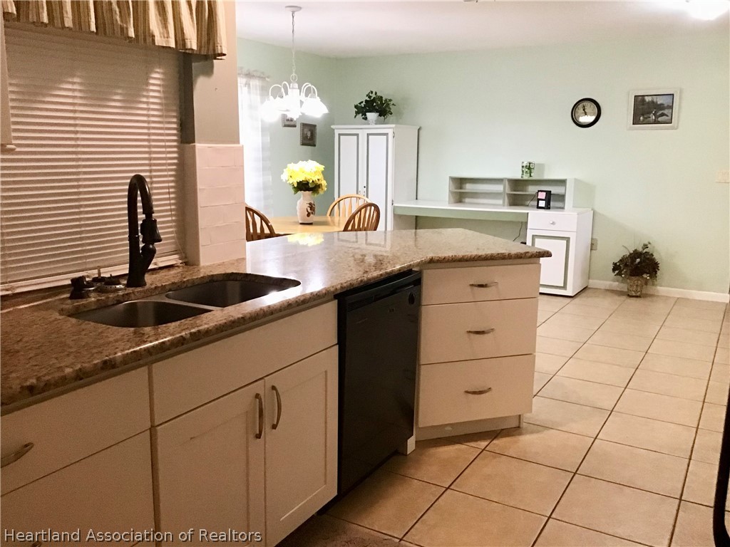 116 Friendly Circle Sebring, FL 33876 - Photo 12 of 32