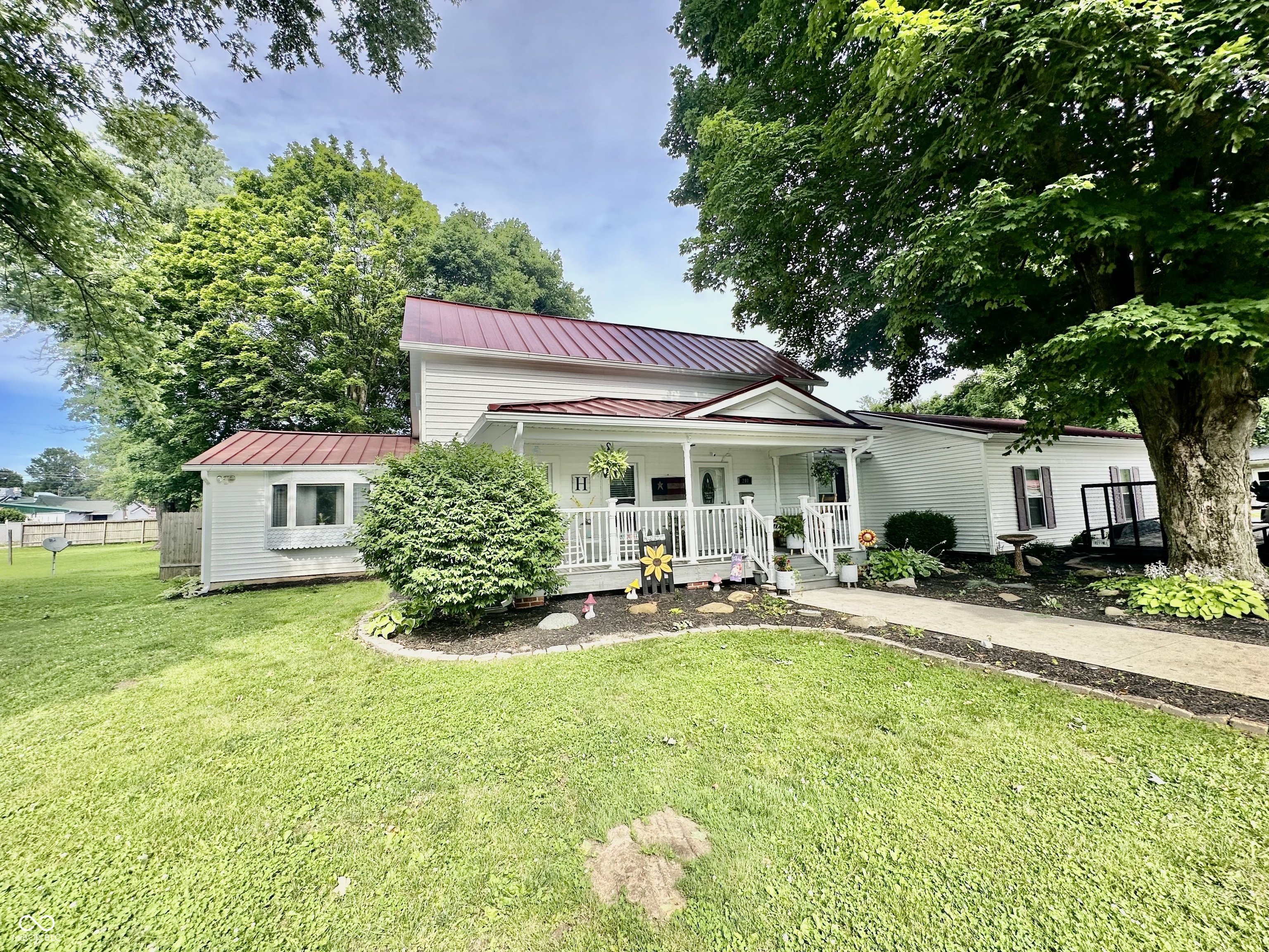 208 10th Street Covington, IN 47932 - Photo 2 of 29