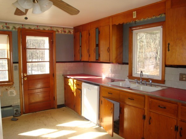 786 Wheelwright Road Barre, MA 01005 - Photo 5 of 12